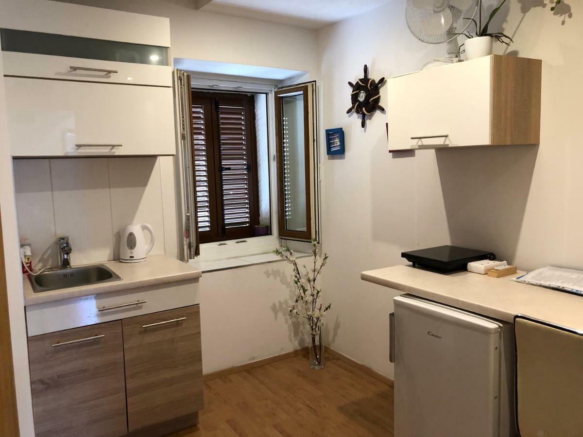 Ferienwohnung Lily Koper Exterior foto